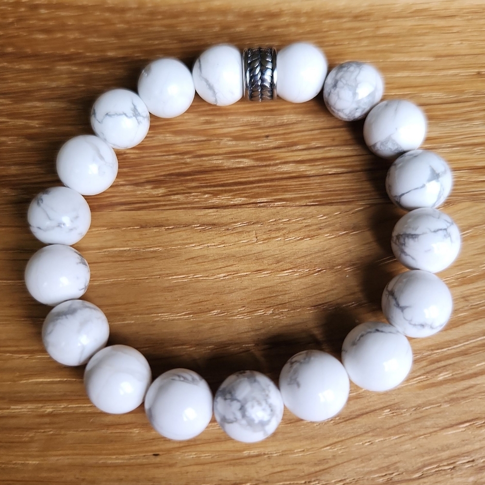 White Howlite Beads Bracelet, Stretch, Hand Crafted - Picture 5 of 9